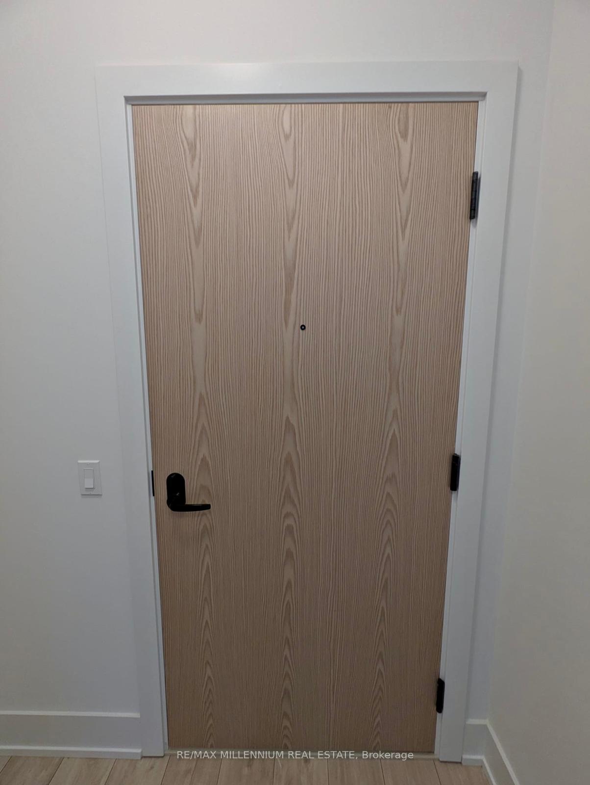 1 Bedroom Condo at 10 Inn on the park, Toronto For sale