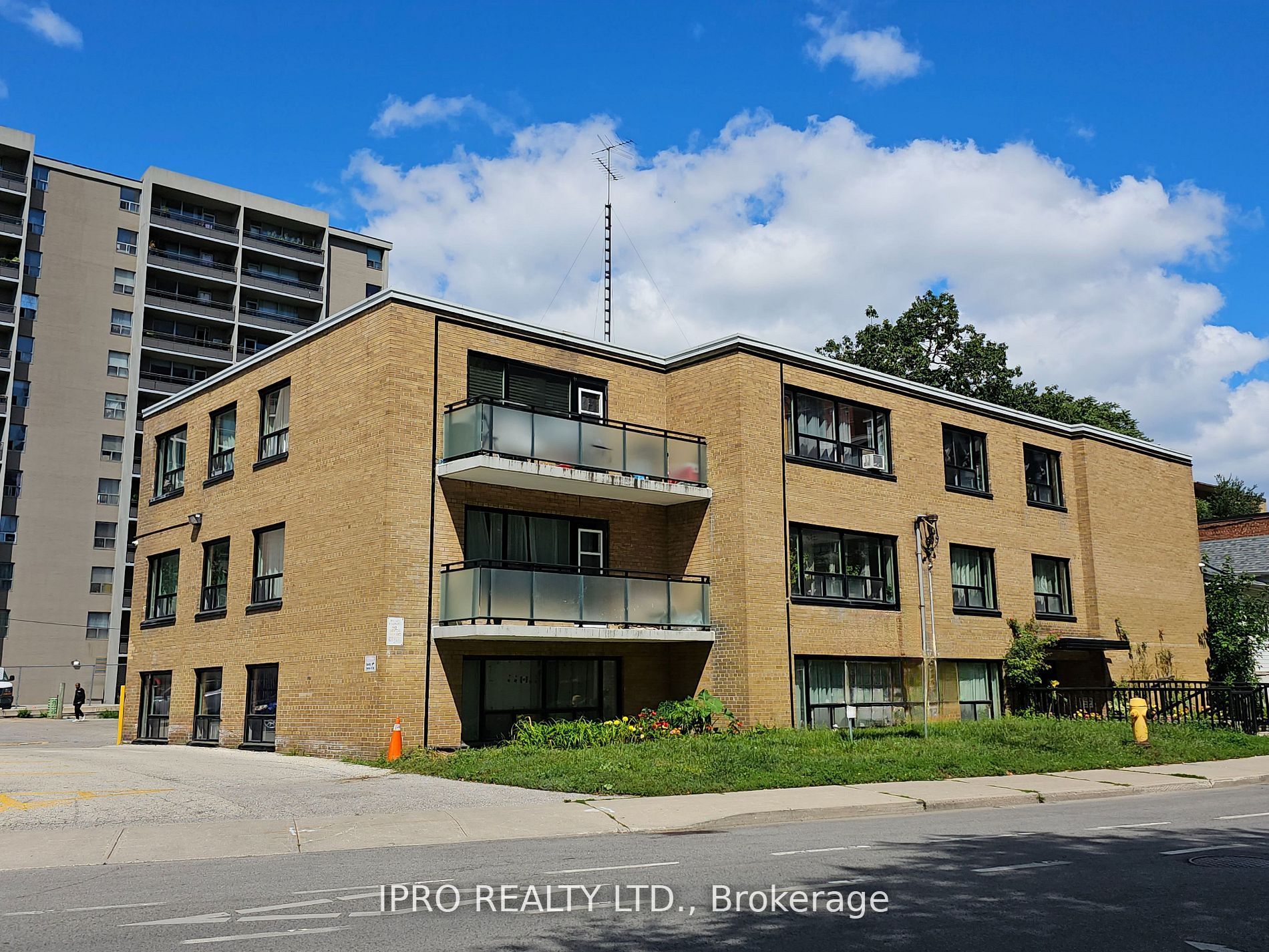 20 Cosburn Avenue, #101
