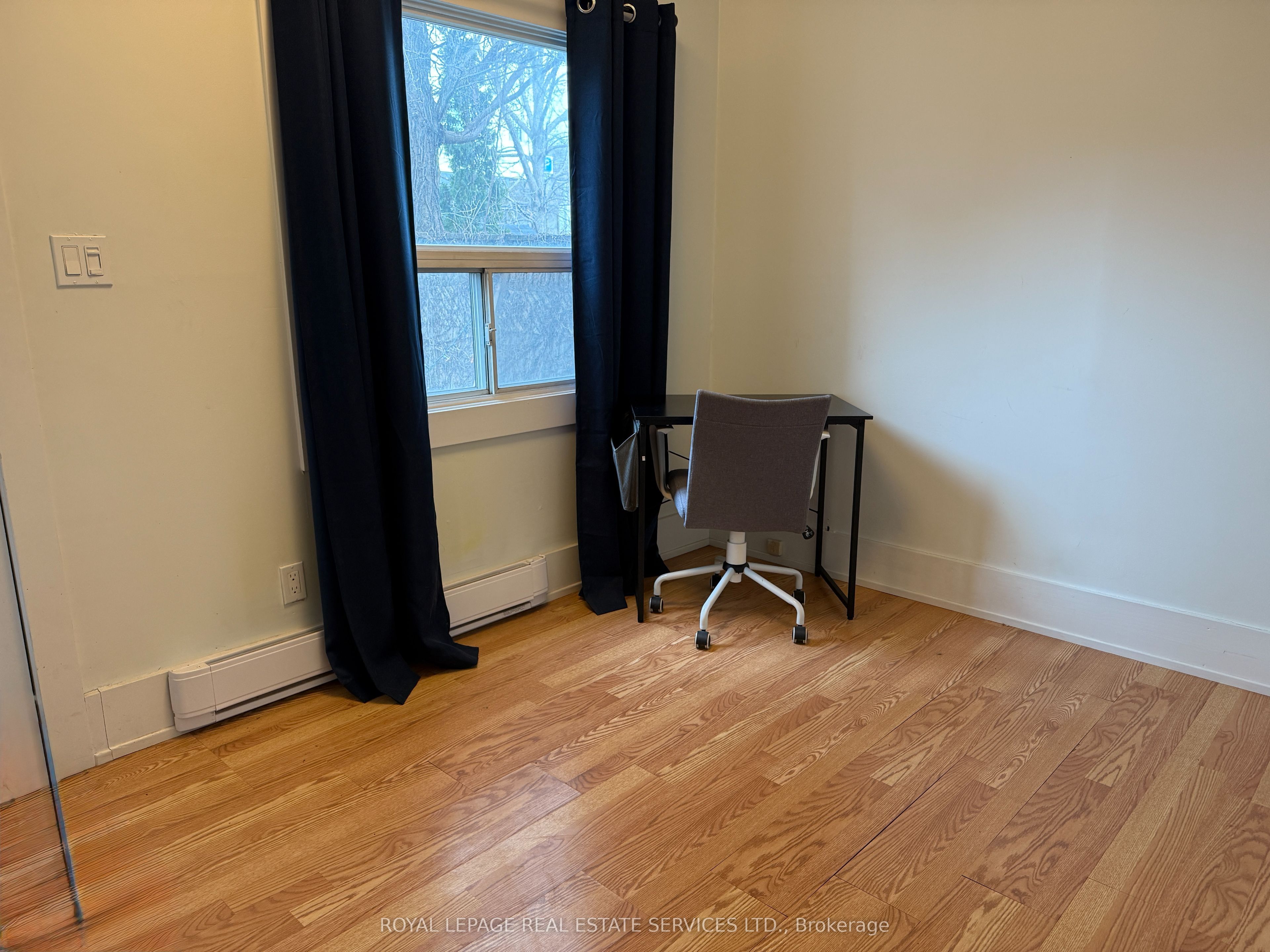 913 Palmerston Ave Avenue, #Main