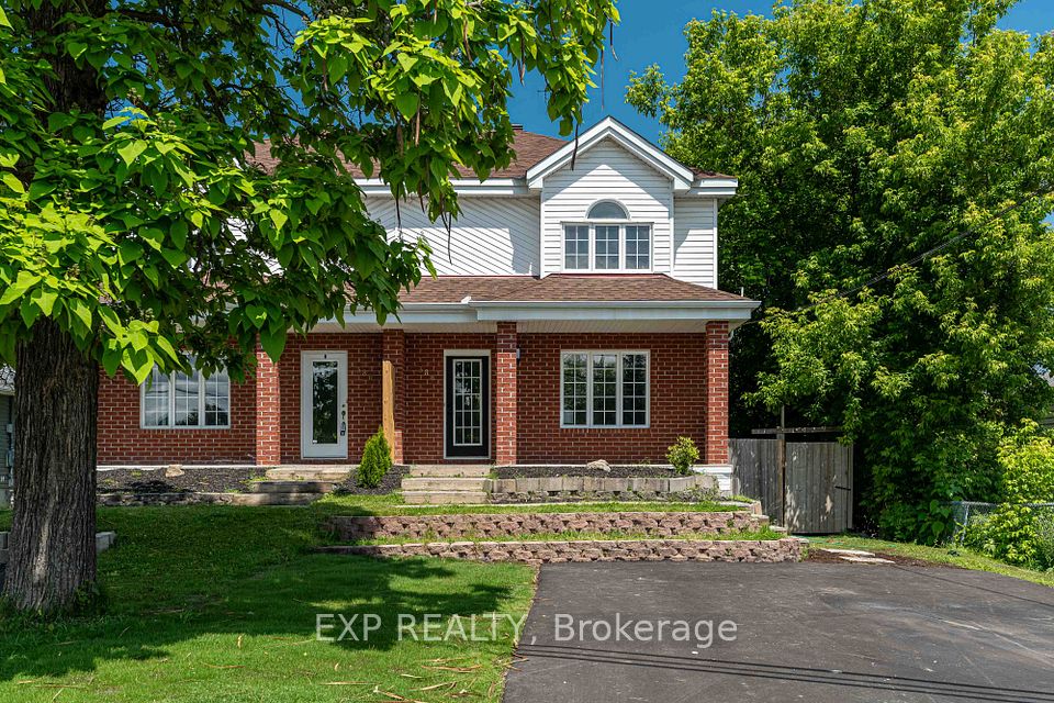 384 Laurier