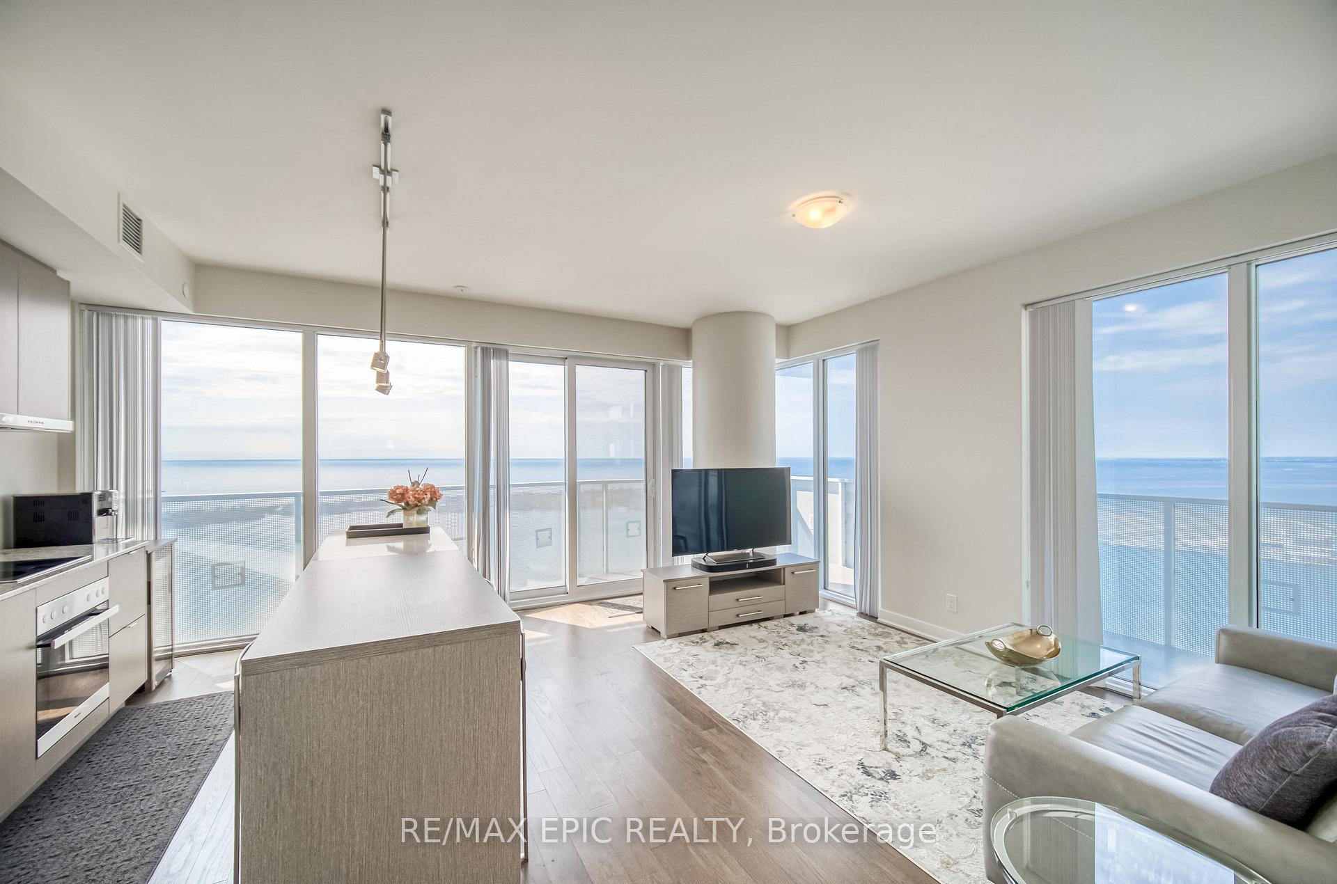 #6910 – 88 Harbour Street, Toronto, ON M5J 0C3