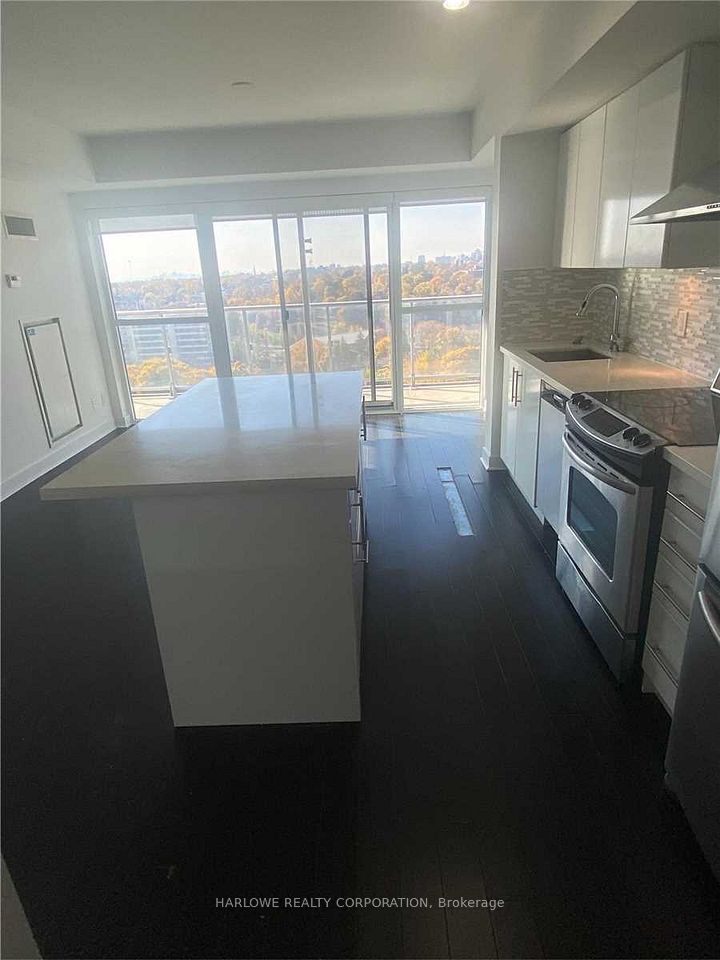 58 Orchard View Boulevard