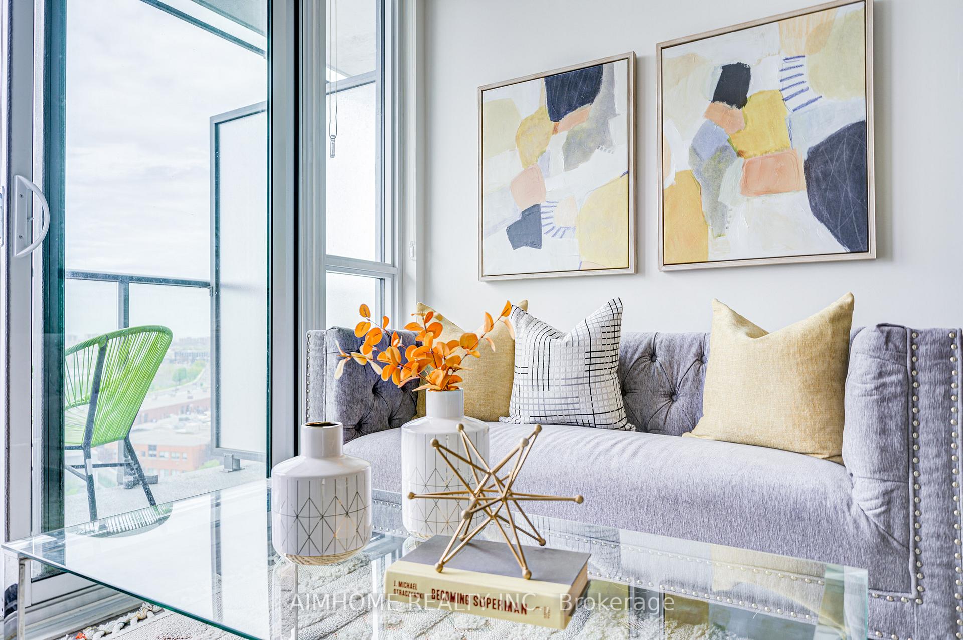 2 Bedrooms Condo at 10 De Boers, Toronto For sale