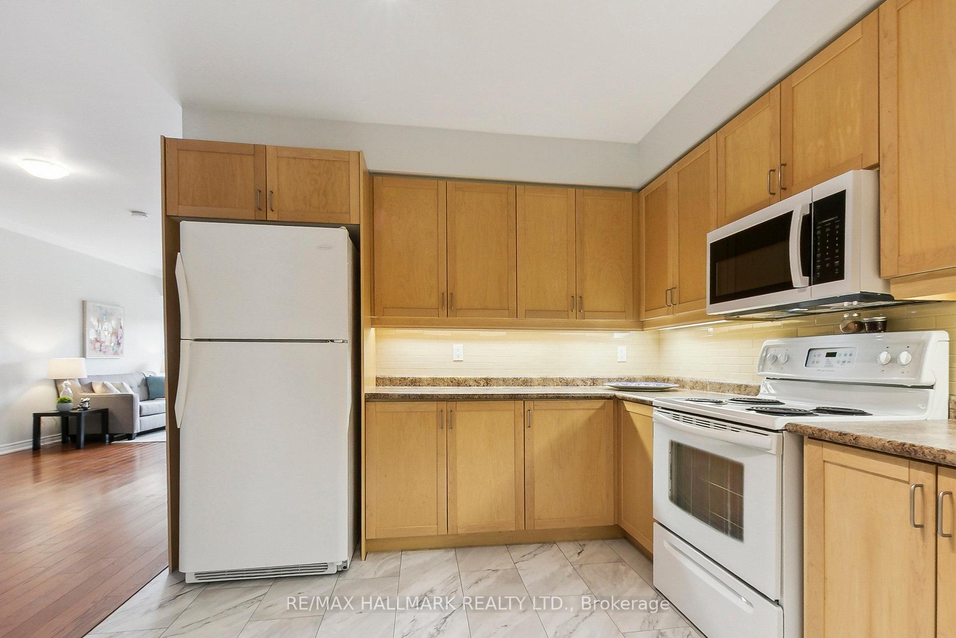 2 Bedrooms Condo at 1 Lawlor, Toronto For sale