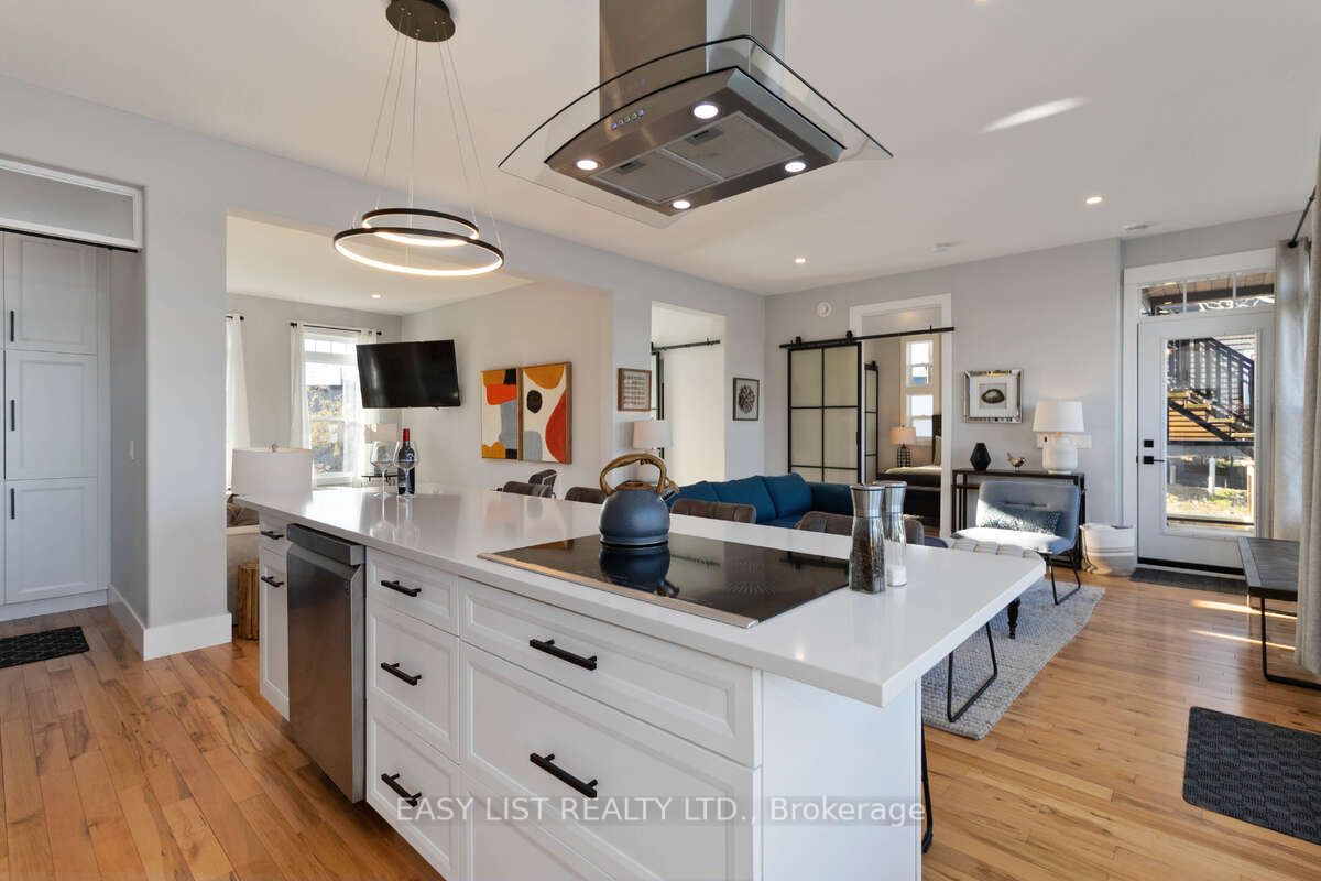 693 Mason Beach Road, #3