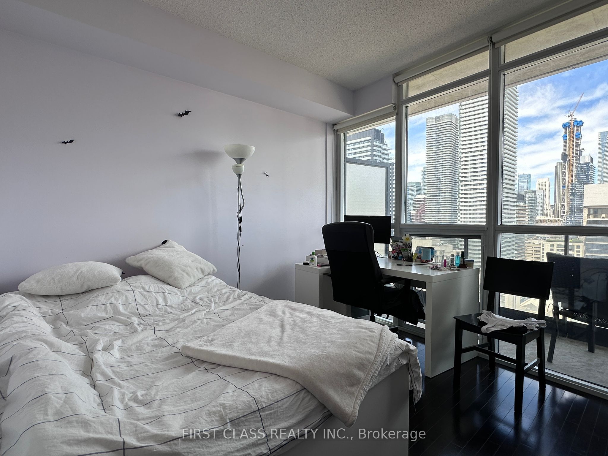 25 Carlton Street, #2609