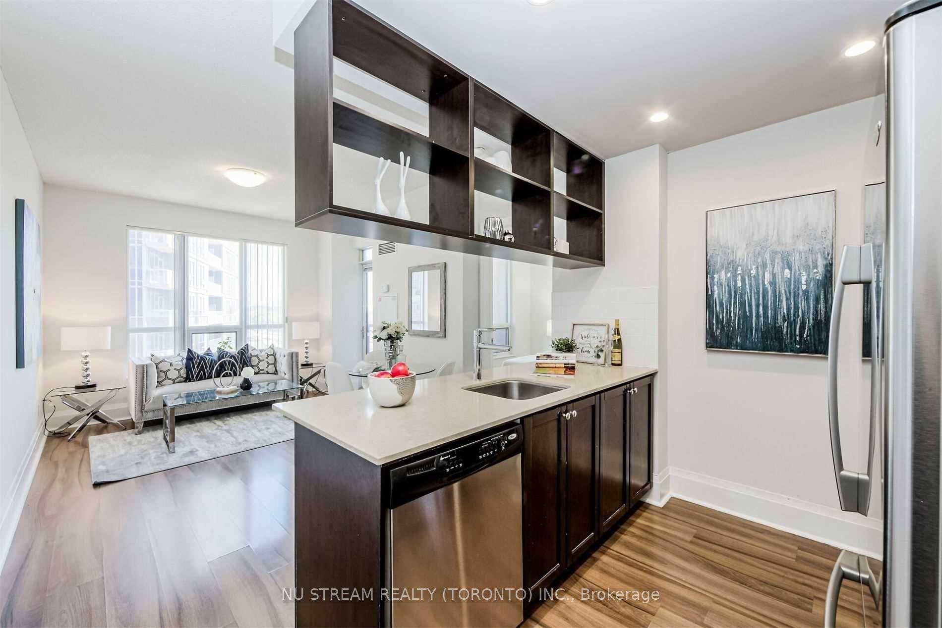 2 Bedrooms Condo at 100 Harrison Garden,  Toronto For sale