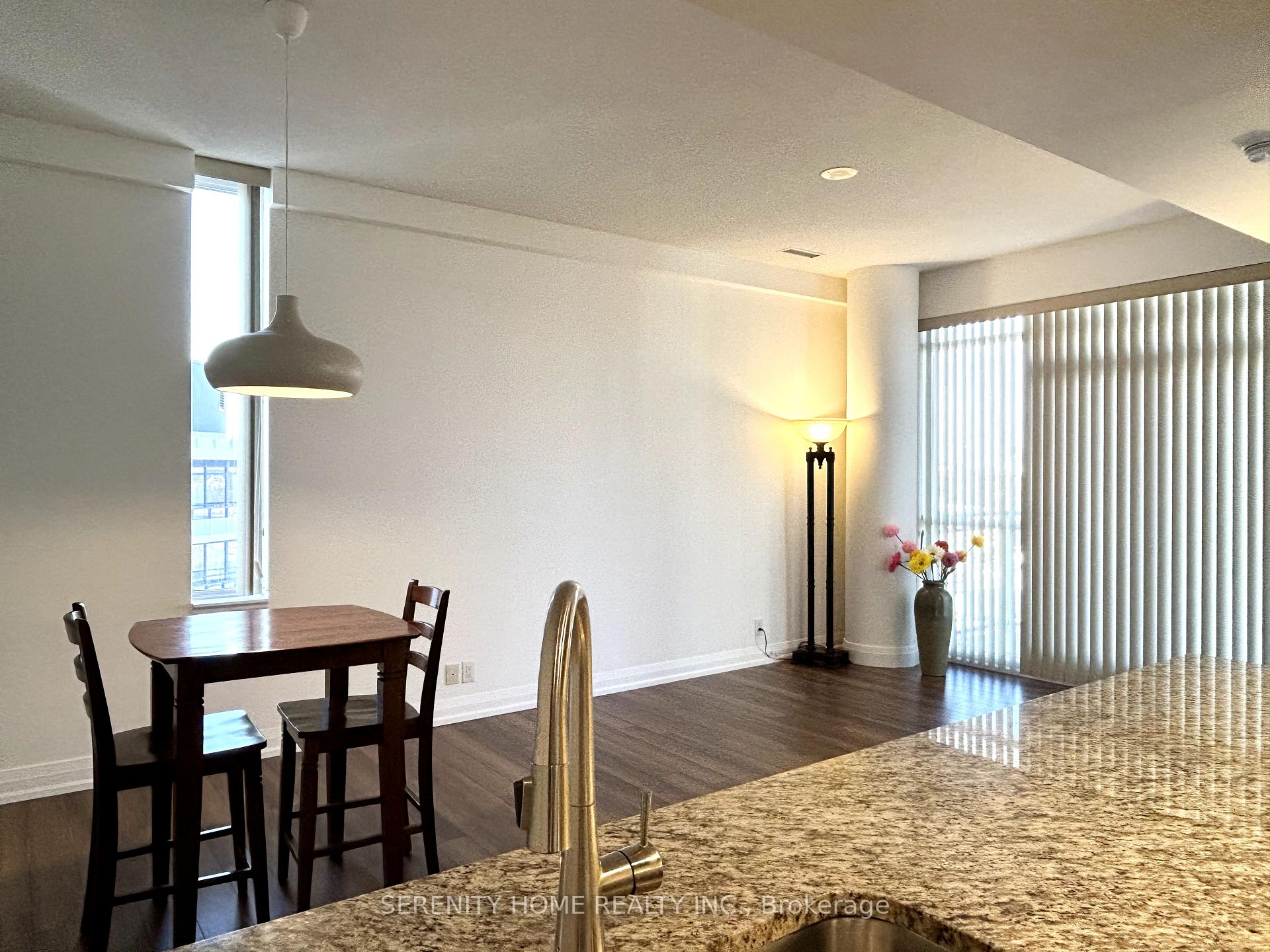 3 Bedrooms Condo at 85 The Donway,  Toronto For sale