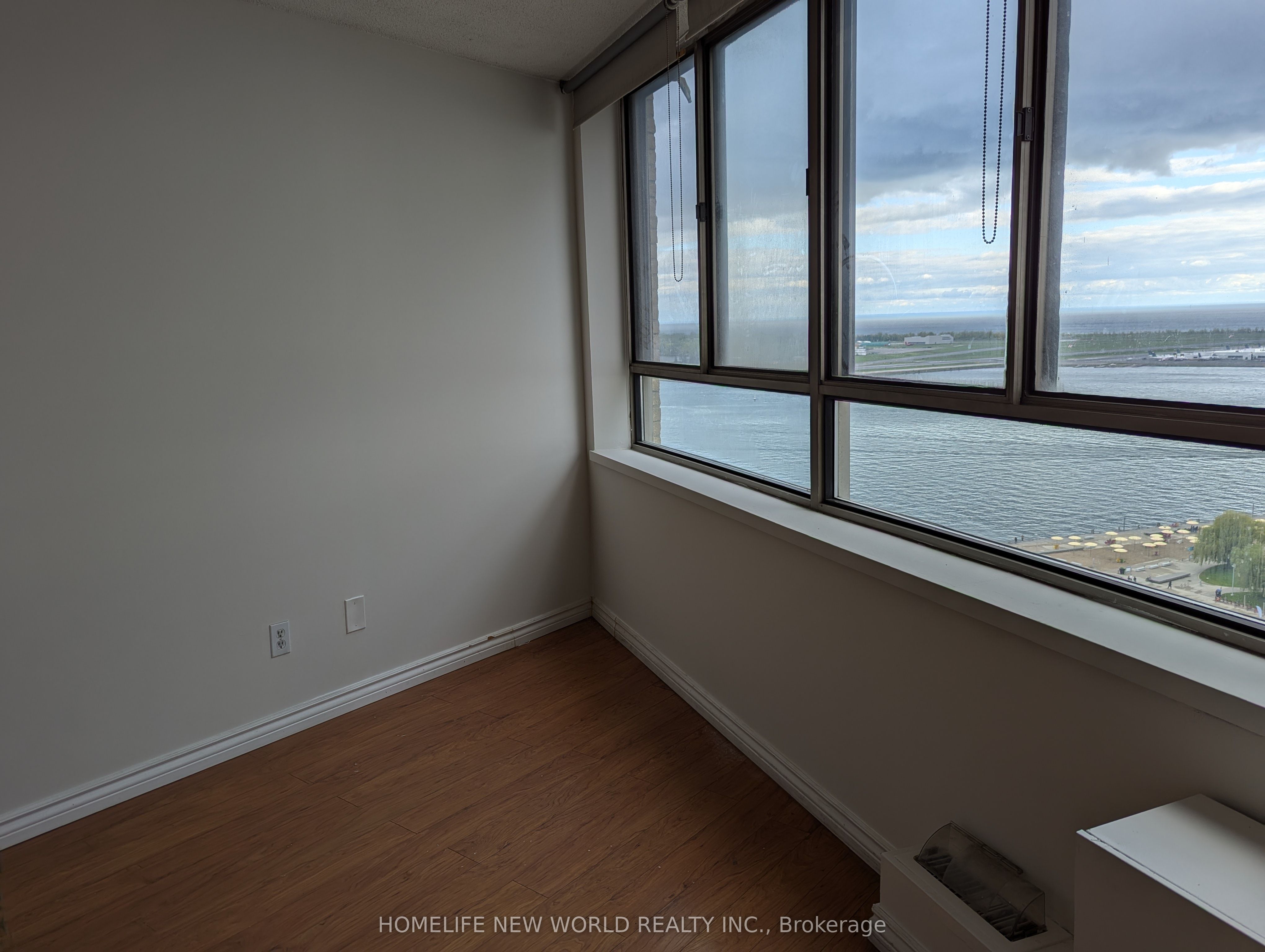 260 Queens Quay W, #2103
