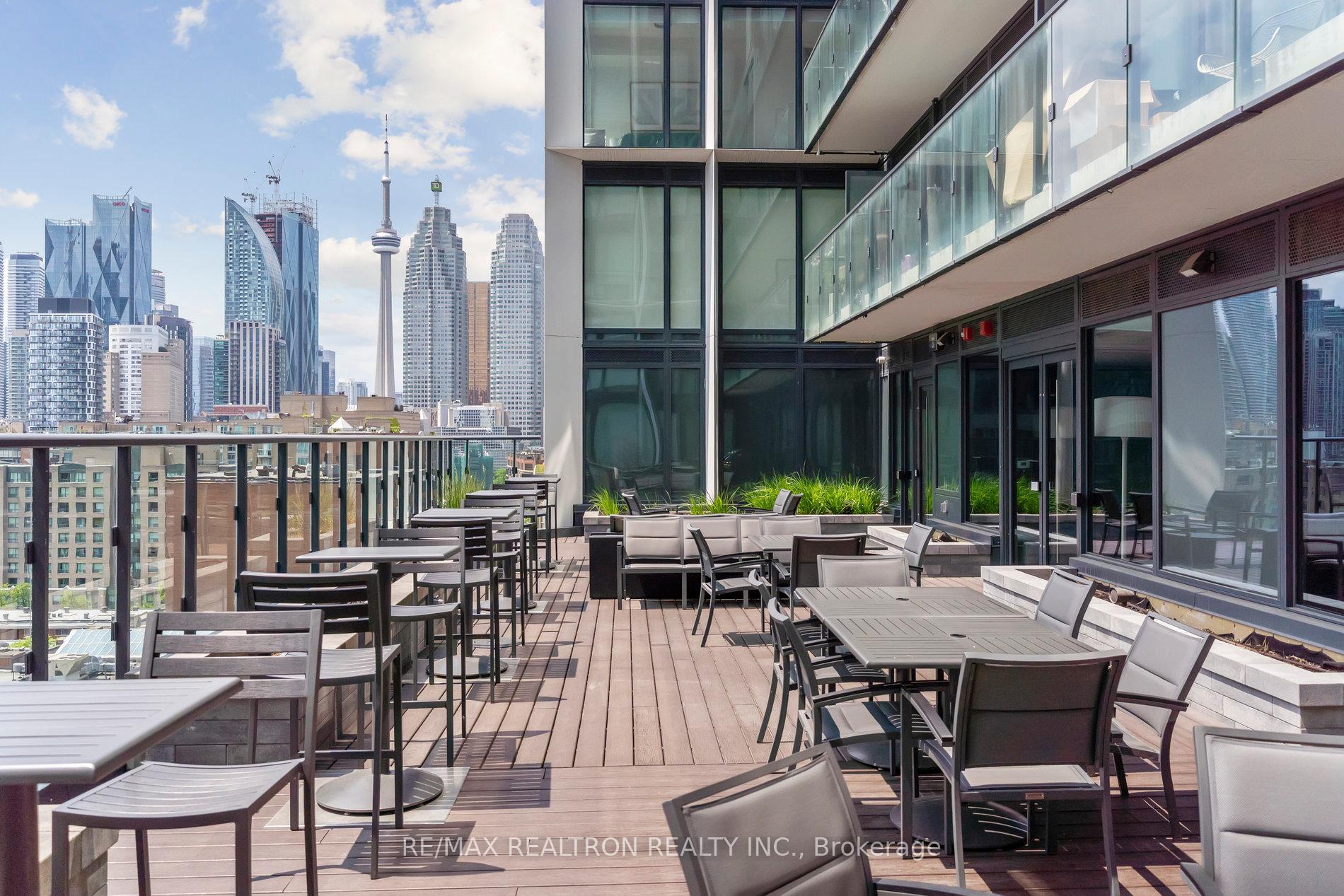 2 Bedrooms Condo at 158 Front, Toronto For sale