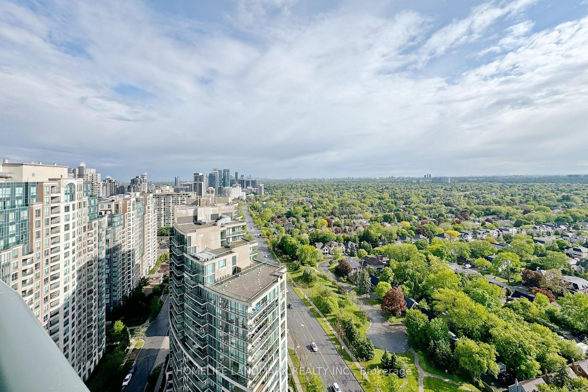 3 Bedrooms Condo at 15 Greenview, Toronto For sale
