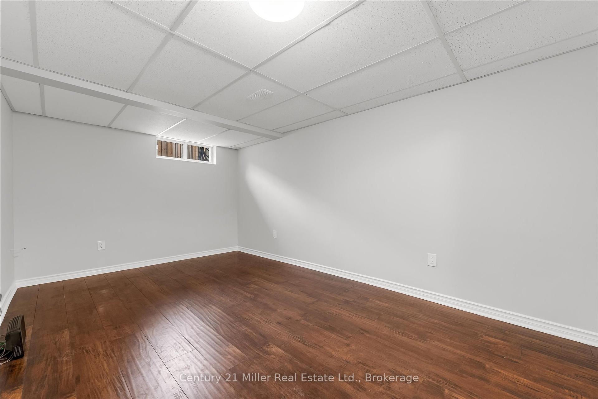 3 Bedrooms Condo at 1531 Westminster, Burlington For sale