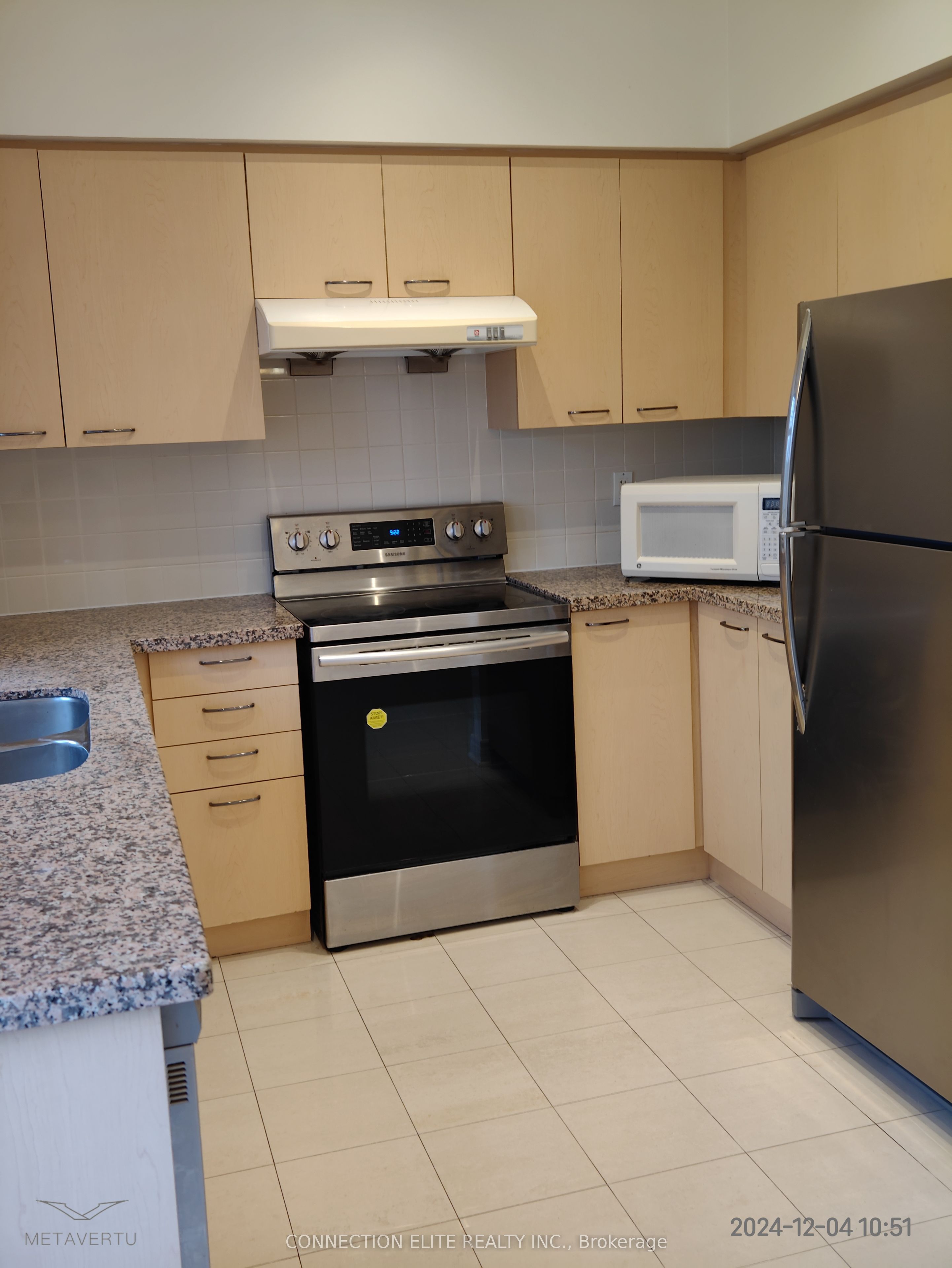 9133 Bayview Avenue, #37