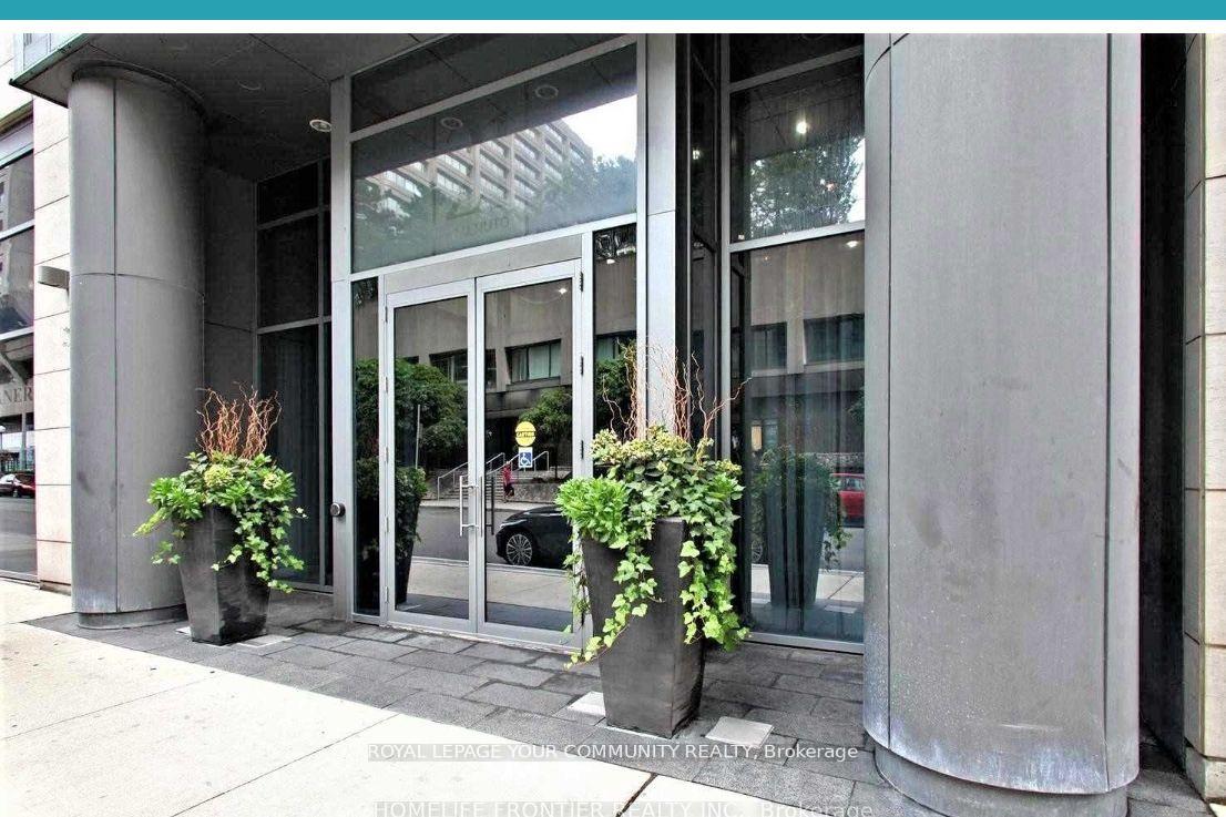 3 Bedrooms Condo at 21 Balmuto, Toronto For sale