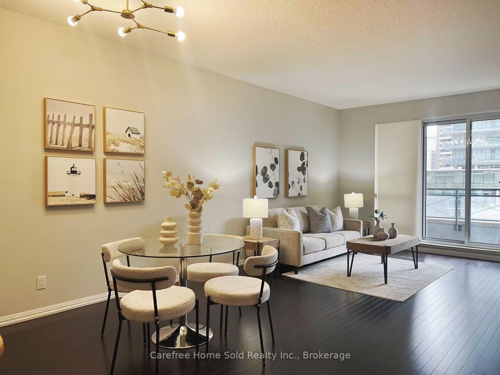 2 Bedrooms Condo at 35 Hayden, Toronto For sale
