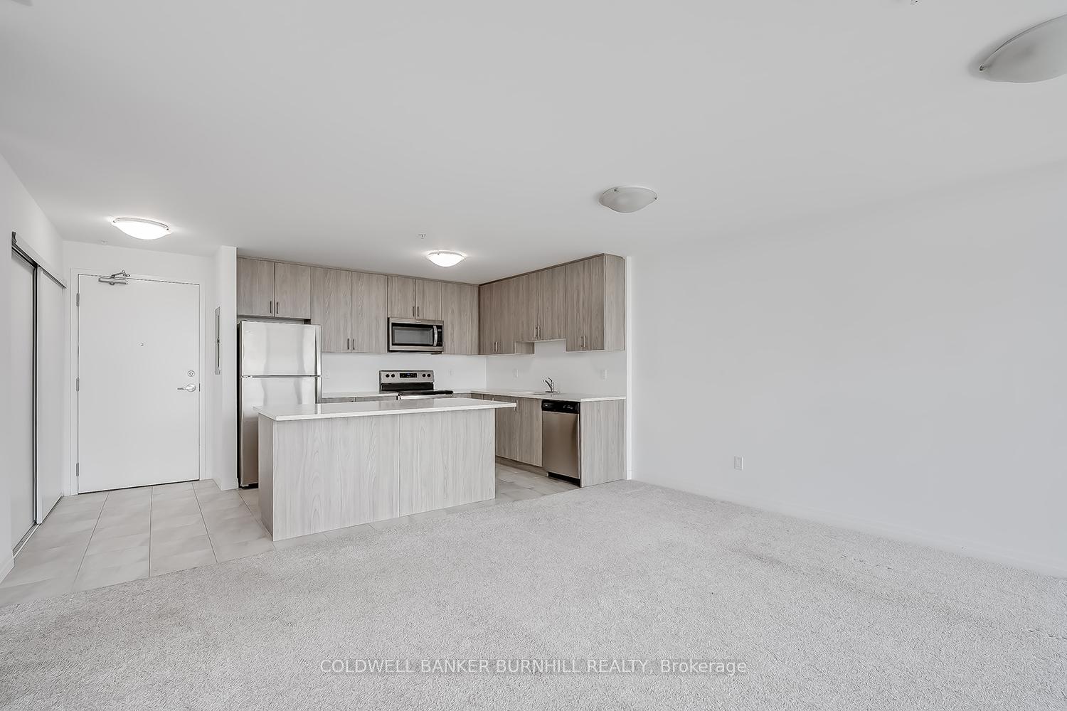 2 Bedrooms Condo at 5 Hamilton, Hamilton For sale