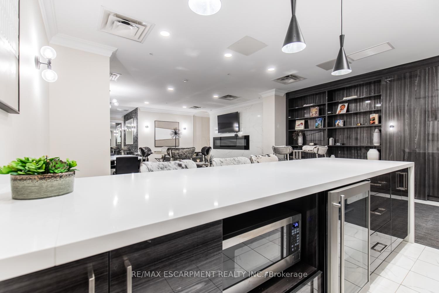 1 Bedroom Condo at 112 King,  Hamilton For sale