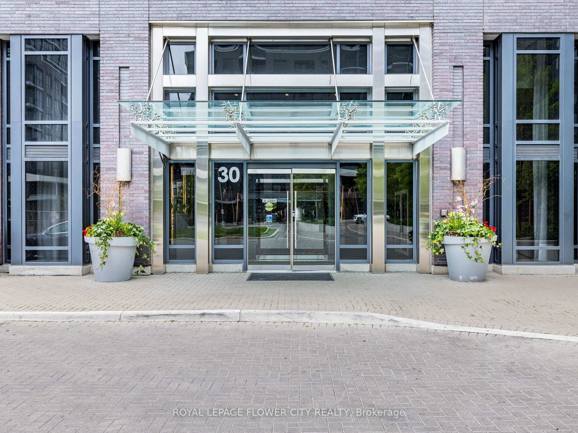 1 Bedroom Condo at 30 Gibbs, Toronto For sale