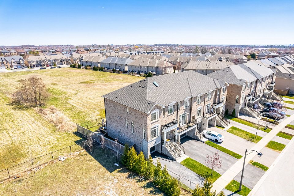 2439 Baronwood