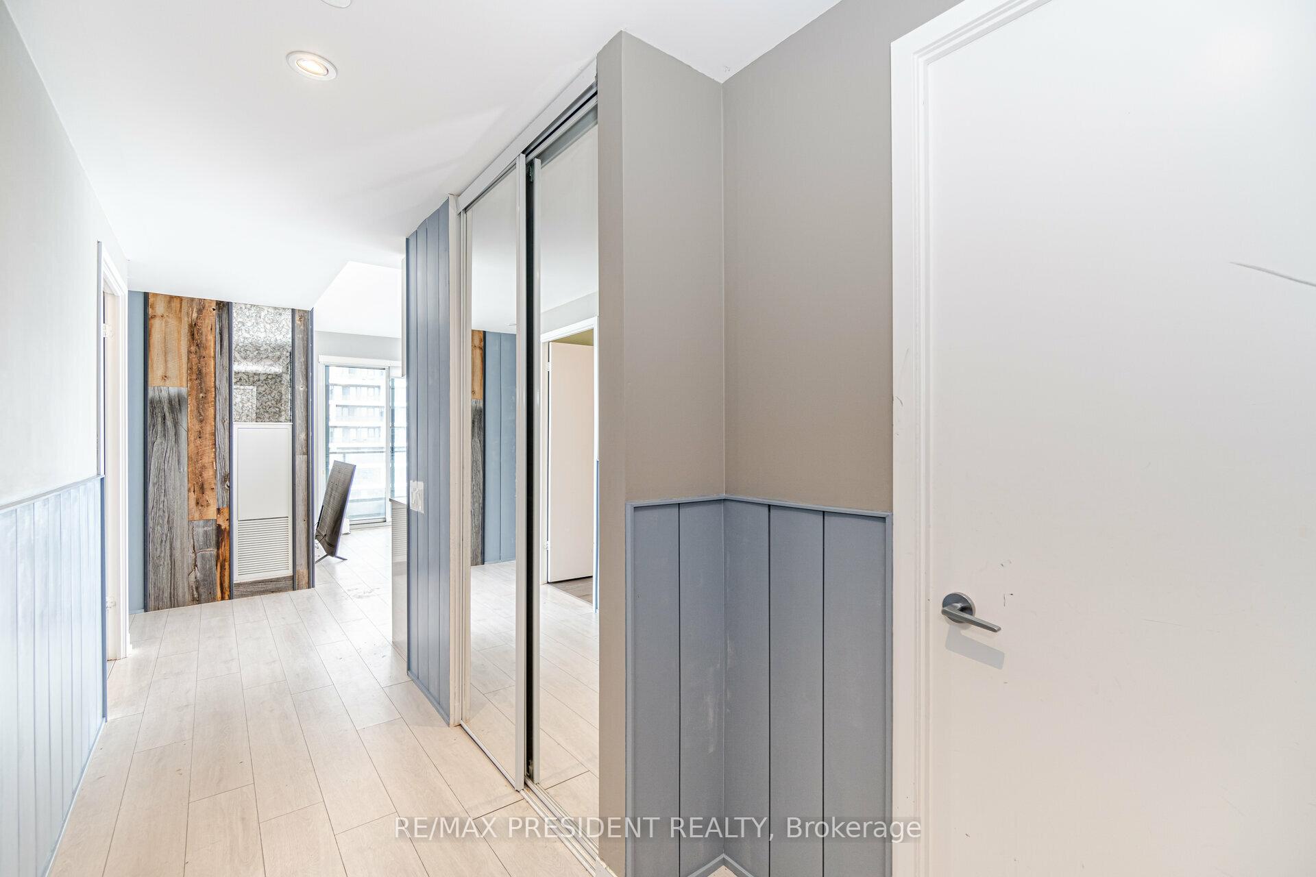 3 Bedrooms Condo at 5 Buttermill, Vaughan For sale