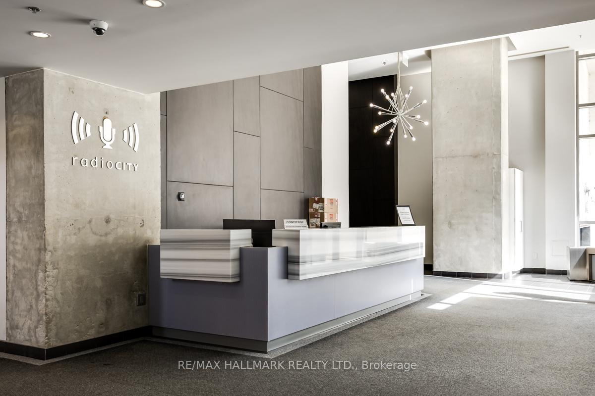 1 Bedroom Condo at 285 Mutual,  Toronto For sale
