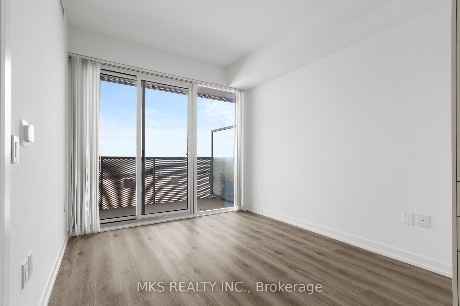 3 Bedrooms Condo at 138 Downes,  Toronto For sale