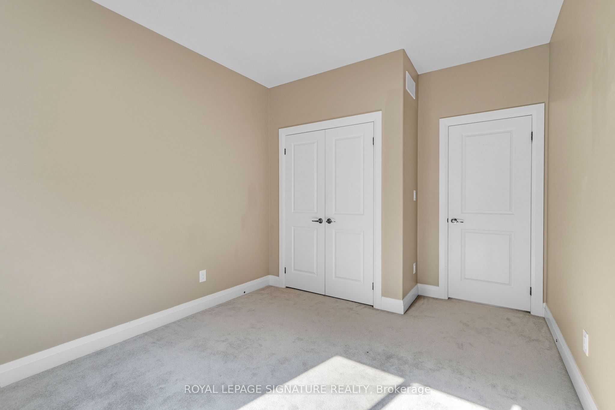 593 Pinery Trail