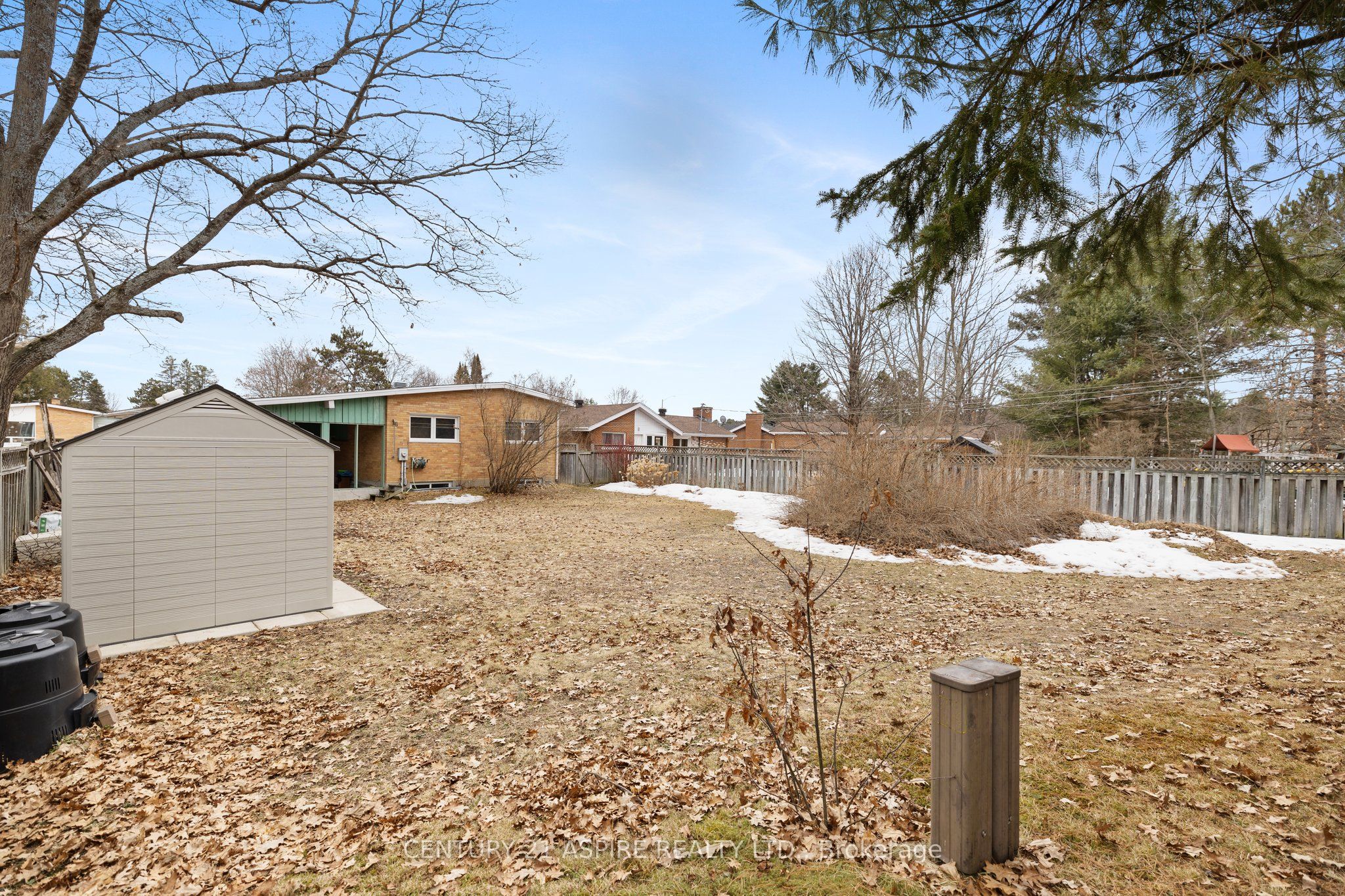 75 Frontenac Crescent, Deep River, ON K0J 1P0
