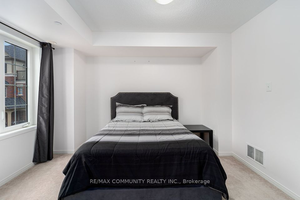 https://trreb-image.ampre.ca/Gi7QVC9GbnjCgaBHefdy1Mq5NSrEYuowg4-6Uy4mLp4/rs:fit:960:960/wm:.5:so:0:50:.4/wmsh:10/wmt:PHNwYW4gZm9yZWdyb3VuZD0nd2hpdGUnIGZvbnQ9JzY4Jz5SRS9NQVggQ09NTVVOSVRZIFJFQUxUWSBJTkMuLCBCcm9rZXJhZ2U8L3NwYW4-/L3RycmViL2xpc3RpbmdzLzQwLzY3LzQwLzc2L3AvMTMxMzI1MmMtN2Q1Ni00MGE5LWI2YzEtOTlmOWVmZGRlMTg1LmpwZw.jpg