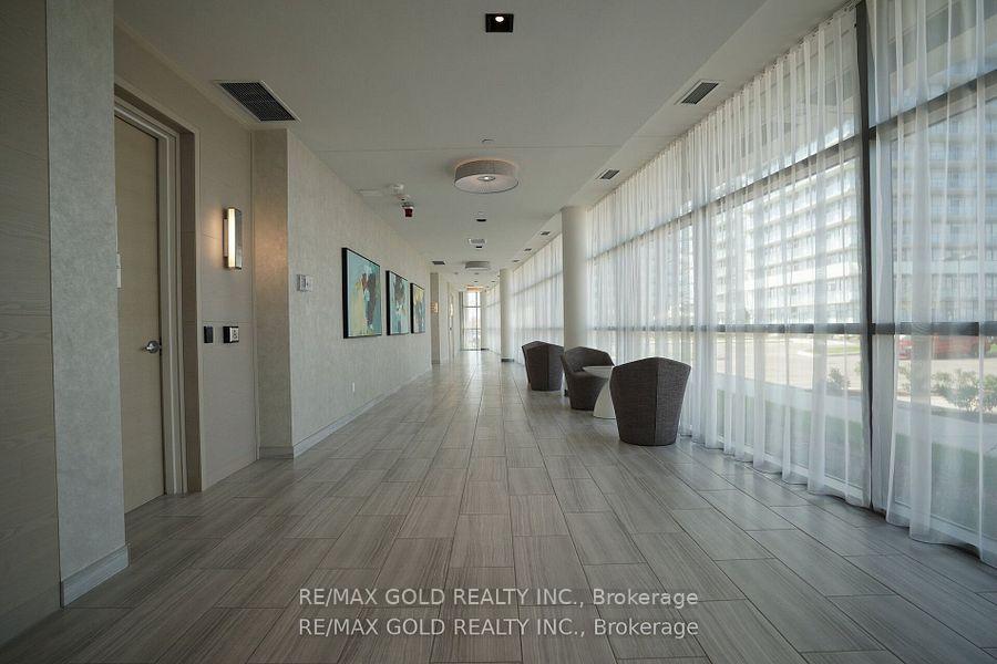 2 Bedrooms Condo at 4633 Glen Erin, Mississauga For sale