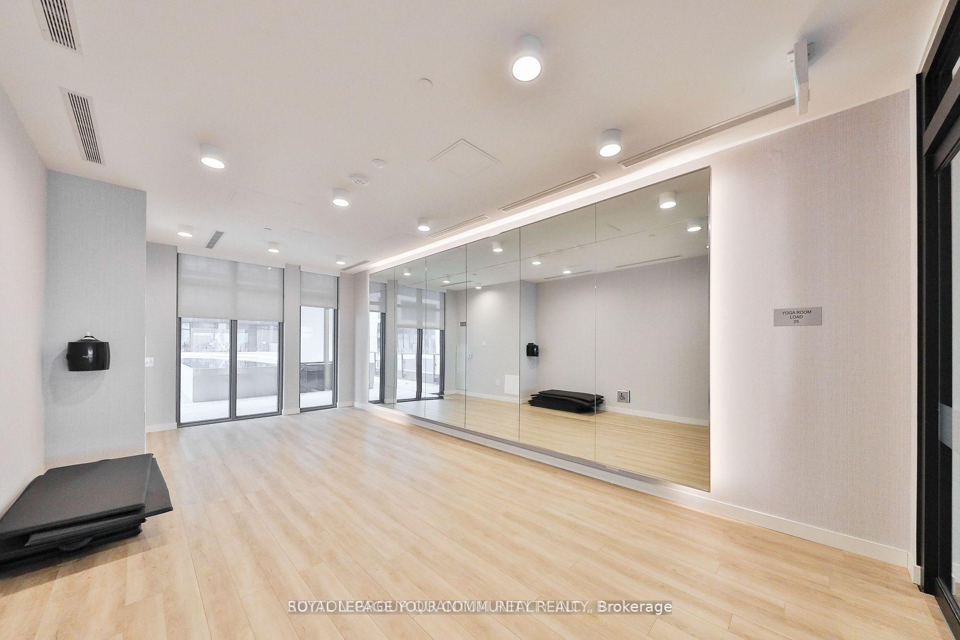 2 Bedrooms Condo at 60 Princess,  Toronto For sale