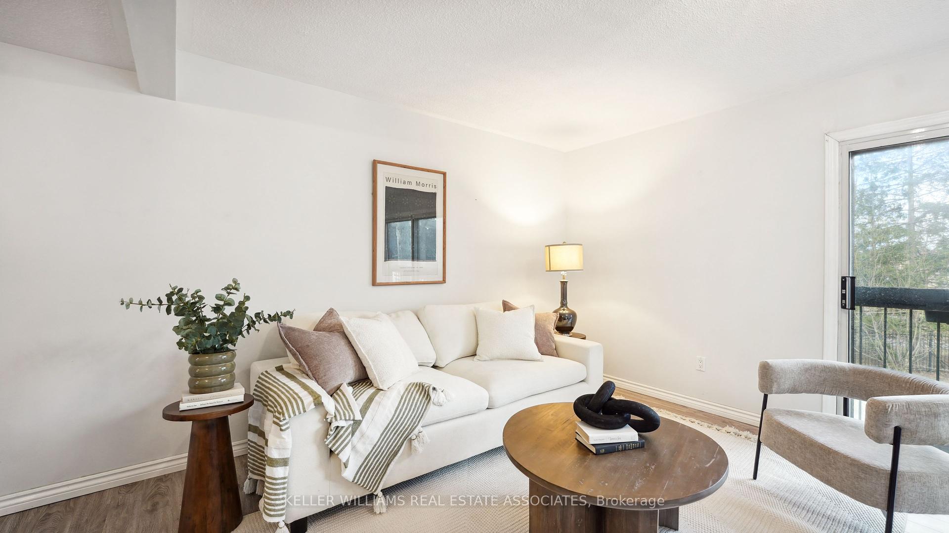 3 Bedrooms Condo at 6855 Glen Erin, Mississauga For sale