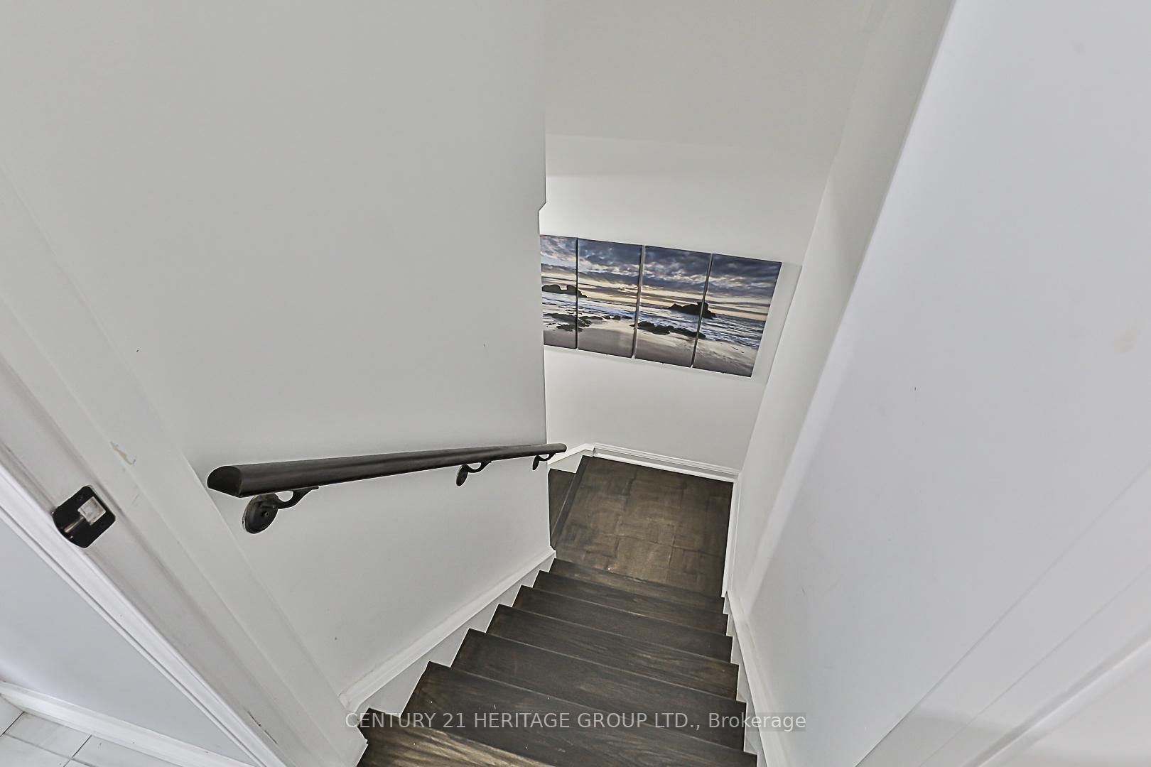 3 Bedrooms Condo at 4 Vale Carse,  Toronto For sale