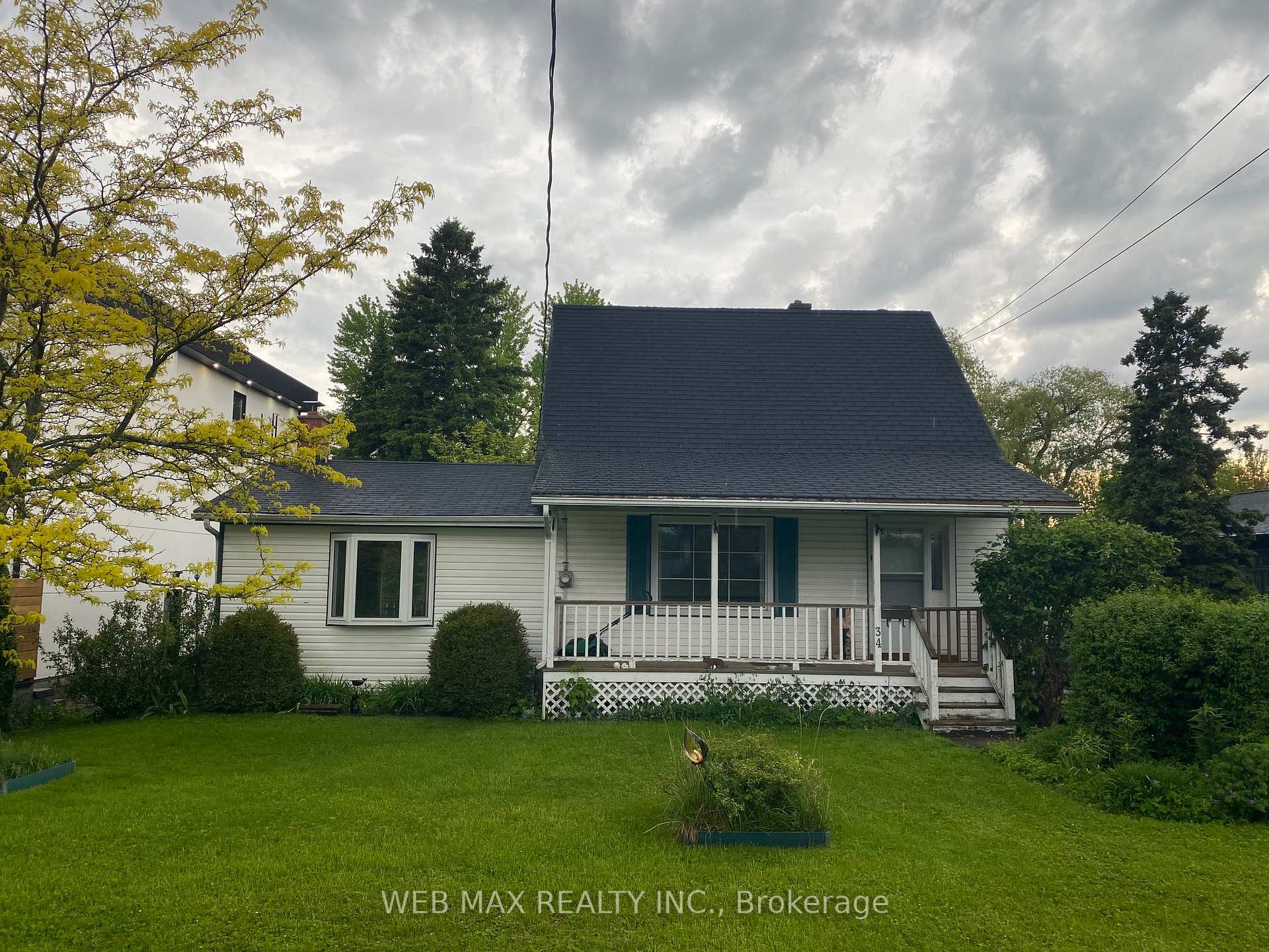 34 Scott Street, Whitby, ON L1N 3L1 ; MLS ID: E12187083