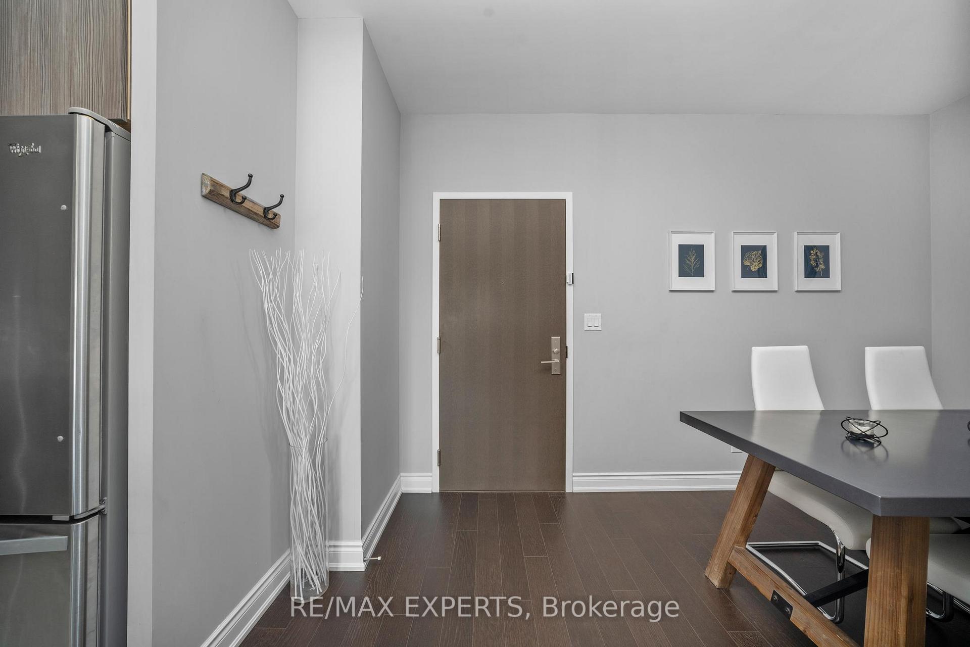 1 Bedroom Condo at 86 Woodbridge, Vaughan For sale