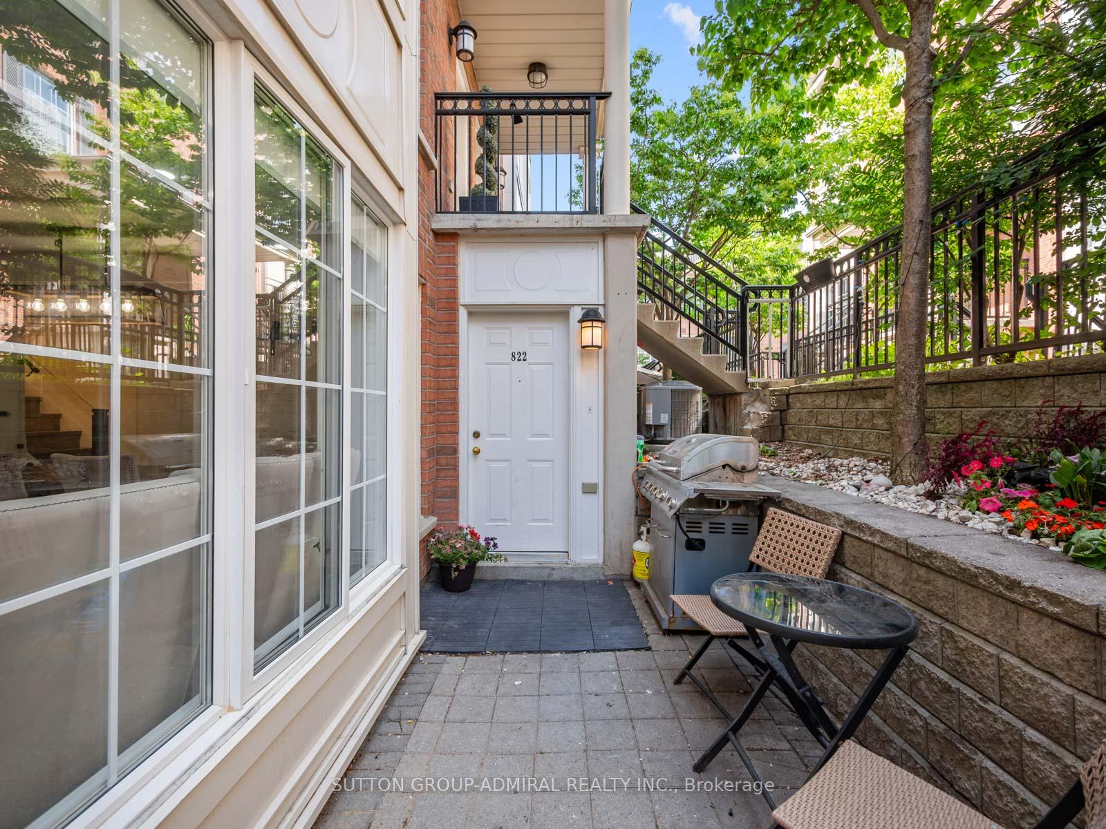 2 Bedrooms Condo at 5 Everson, Toronto For sale
