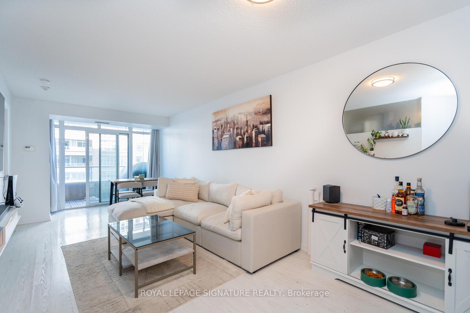 2 Bedrooms Condo at 75 East Liberty, Toronto For sale