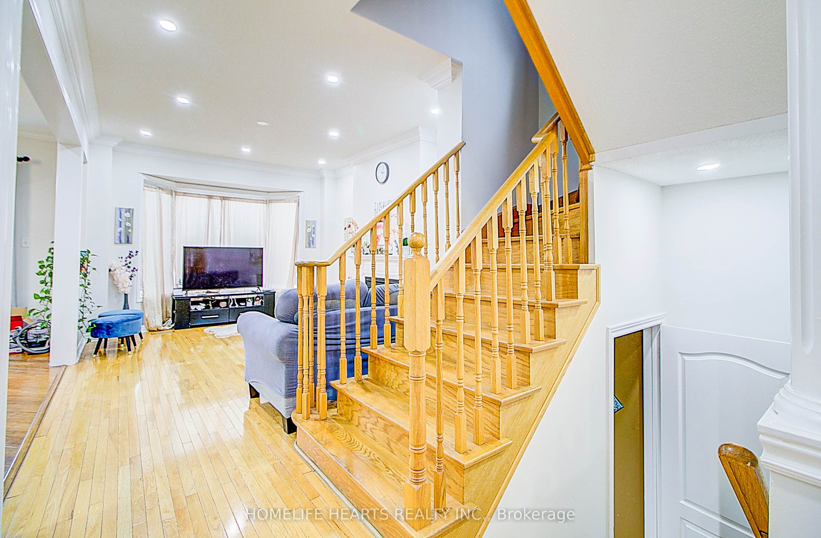 38 Saffron Street E