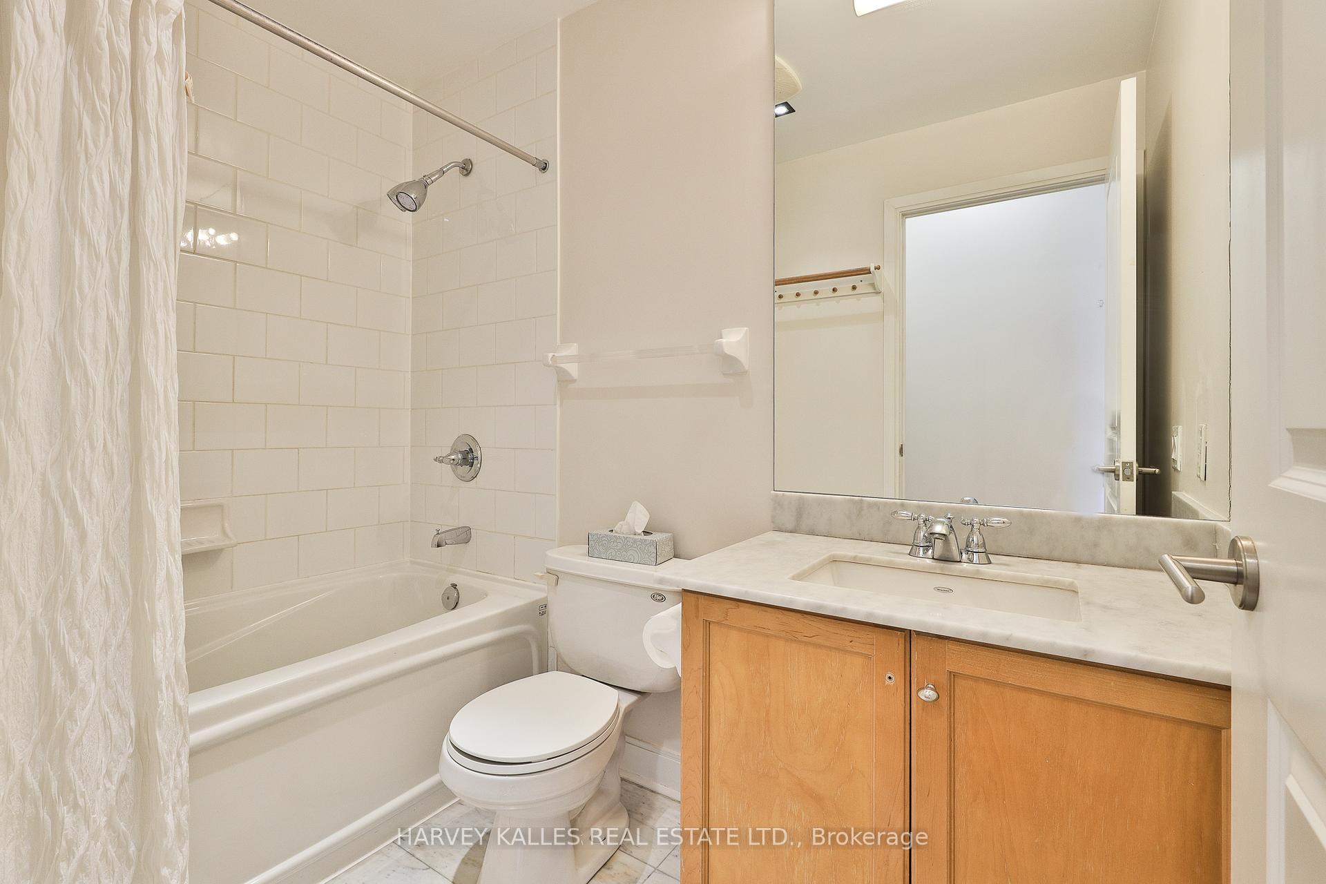 18 Yorkville Avenue 318