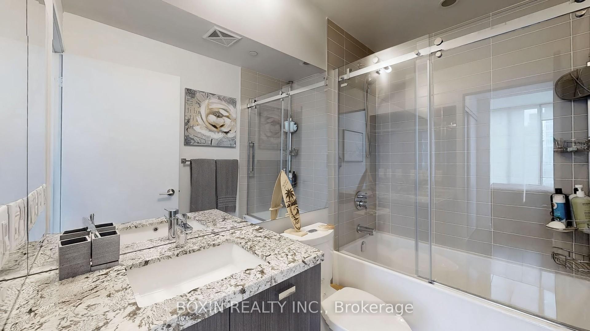2 Bedrooms Condo at 290 Adelaide,  Toronto For sale