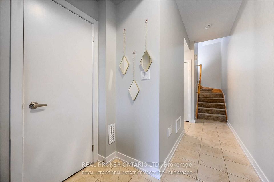 #65 - 590 North Service Road, Hamilton, ON L8E 0K5