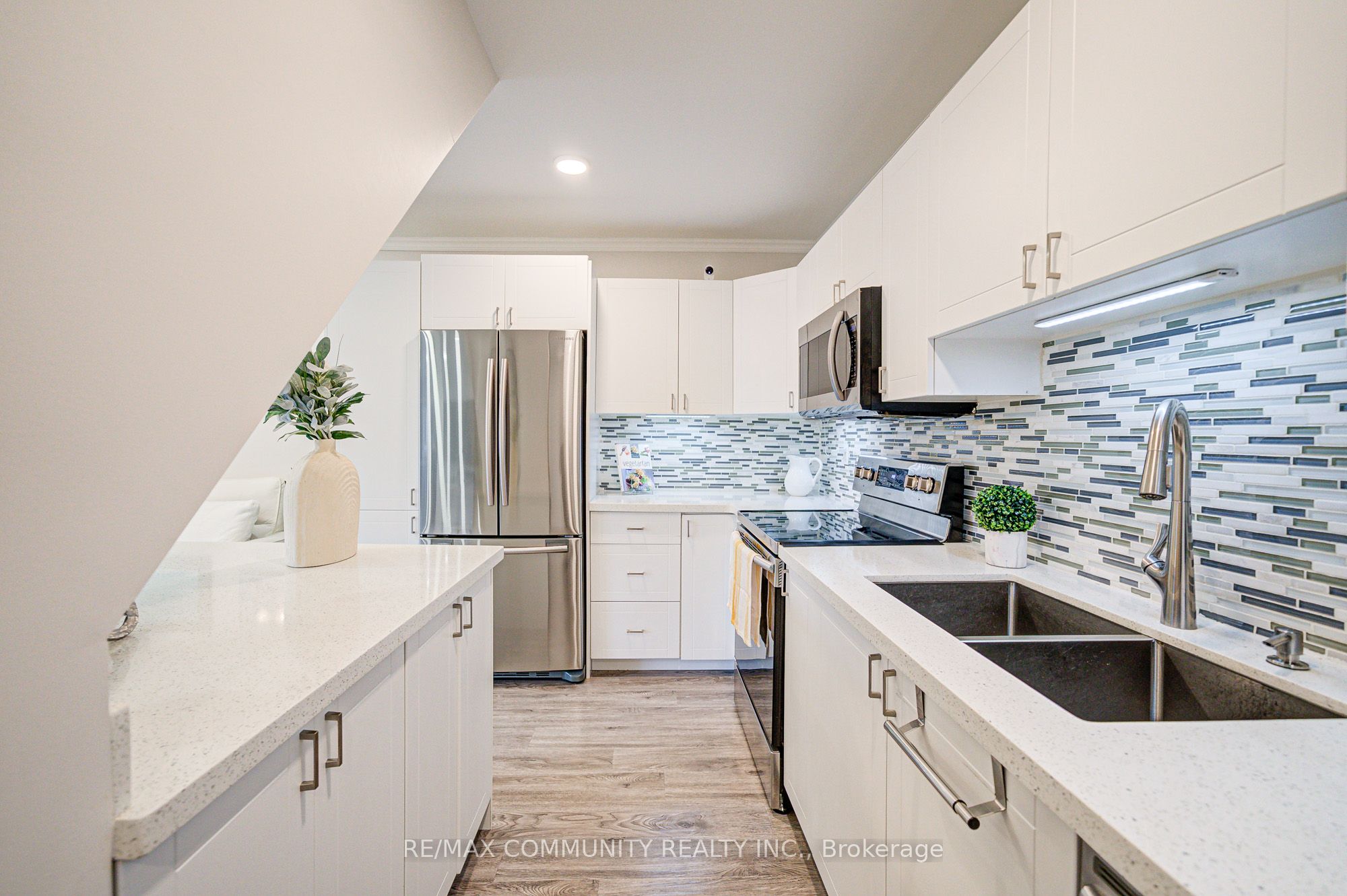 100 Mornelle Court, #1078