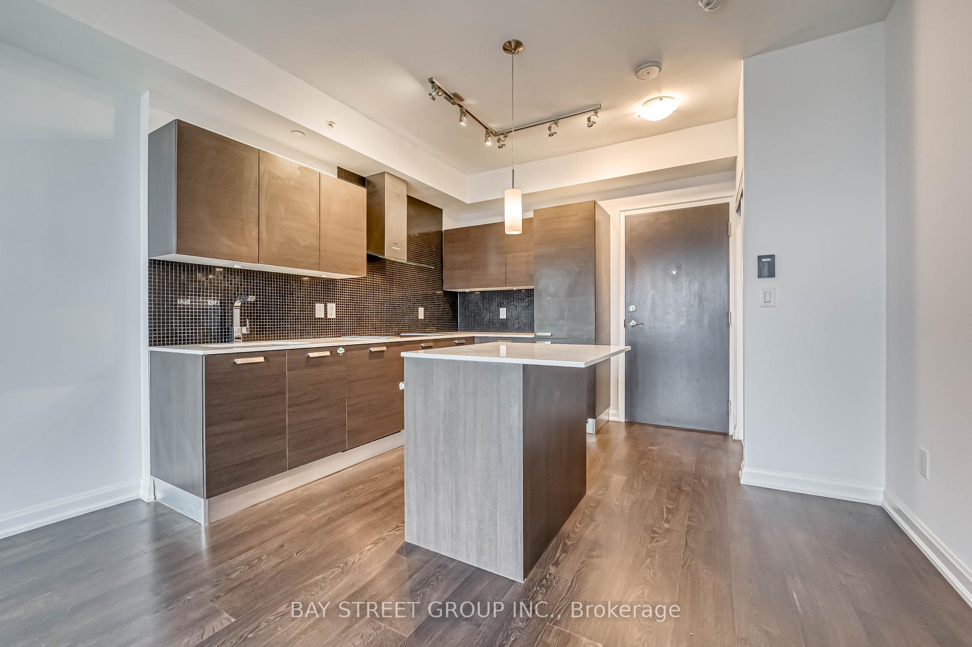 2 Bedrooms Co-op at 11 Bogert,  Toronto For sale