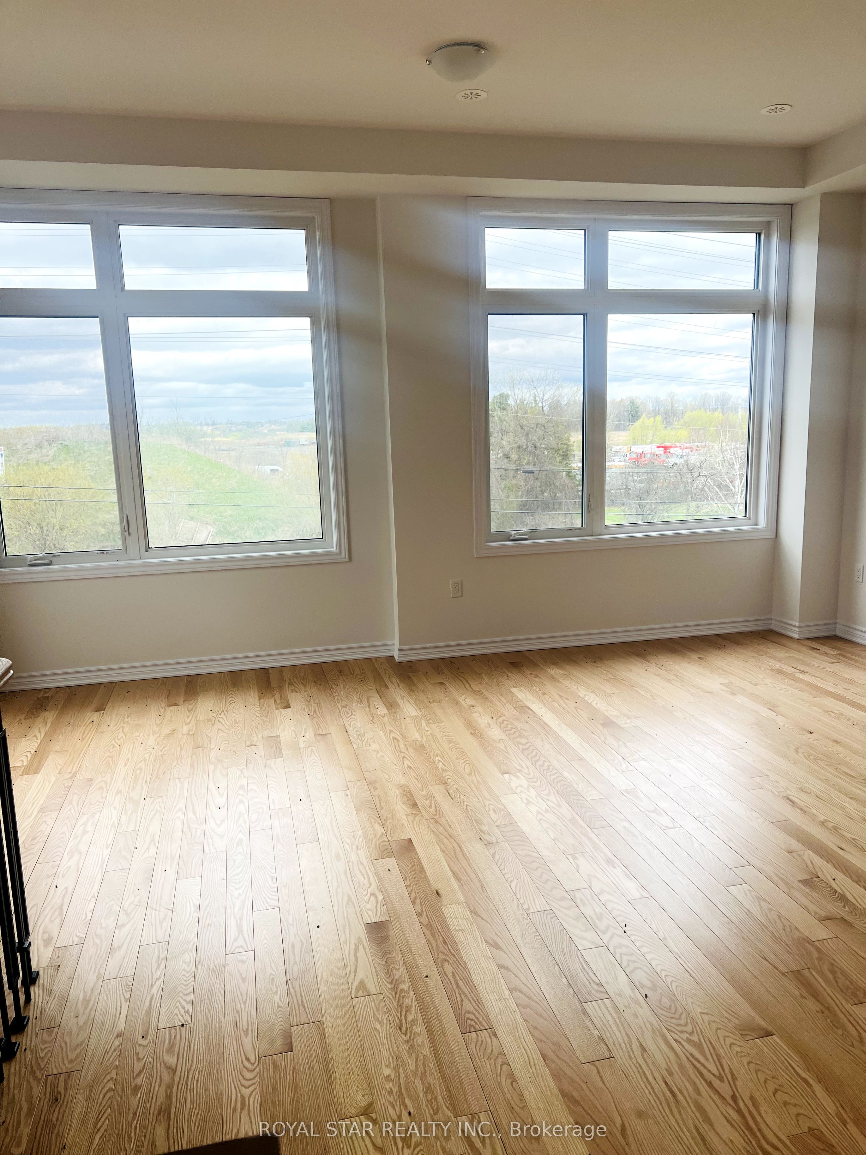 103 Inverary Crescent