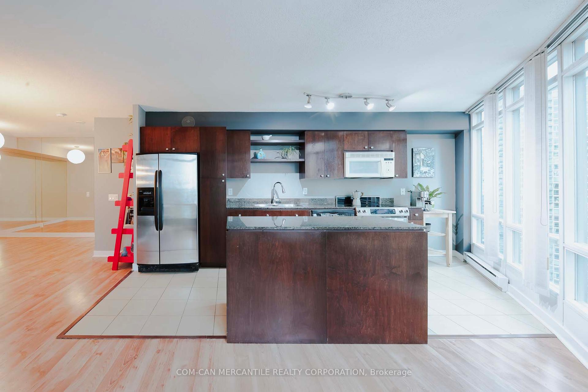 2 Bedrooms Condo at 361 Front,  Toronto For sale
