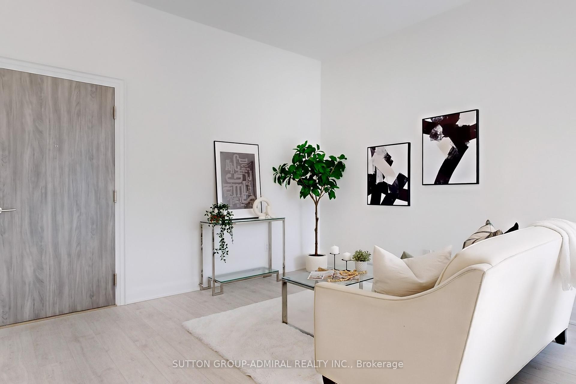 2 Bedrooms Condo at 10 Gatineau, Vaughan For sale