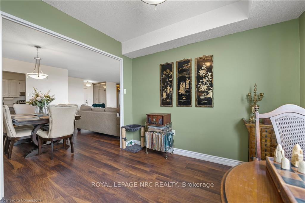 2 Bedrooms Condo at 500 GREEN,  Hamilton For sale