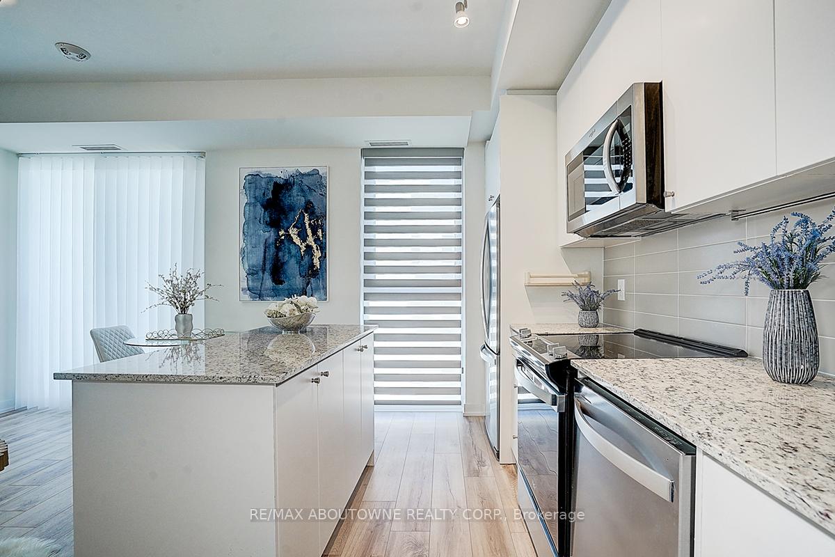 1 Bedroom Condo at 335 Wheat Boom,  Oakville For sale