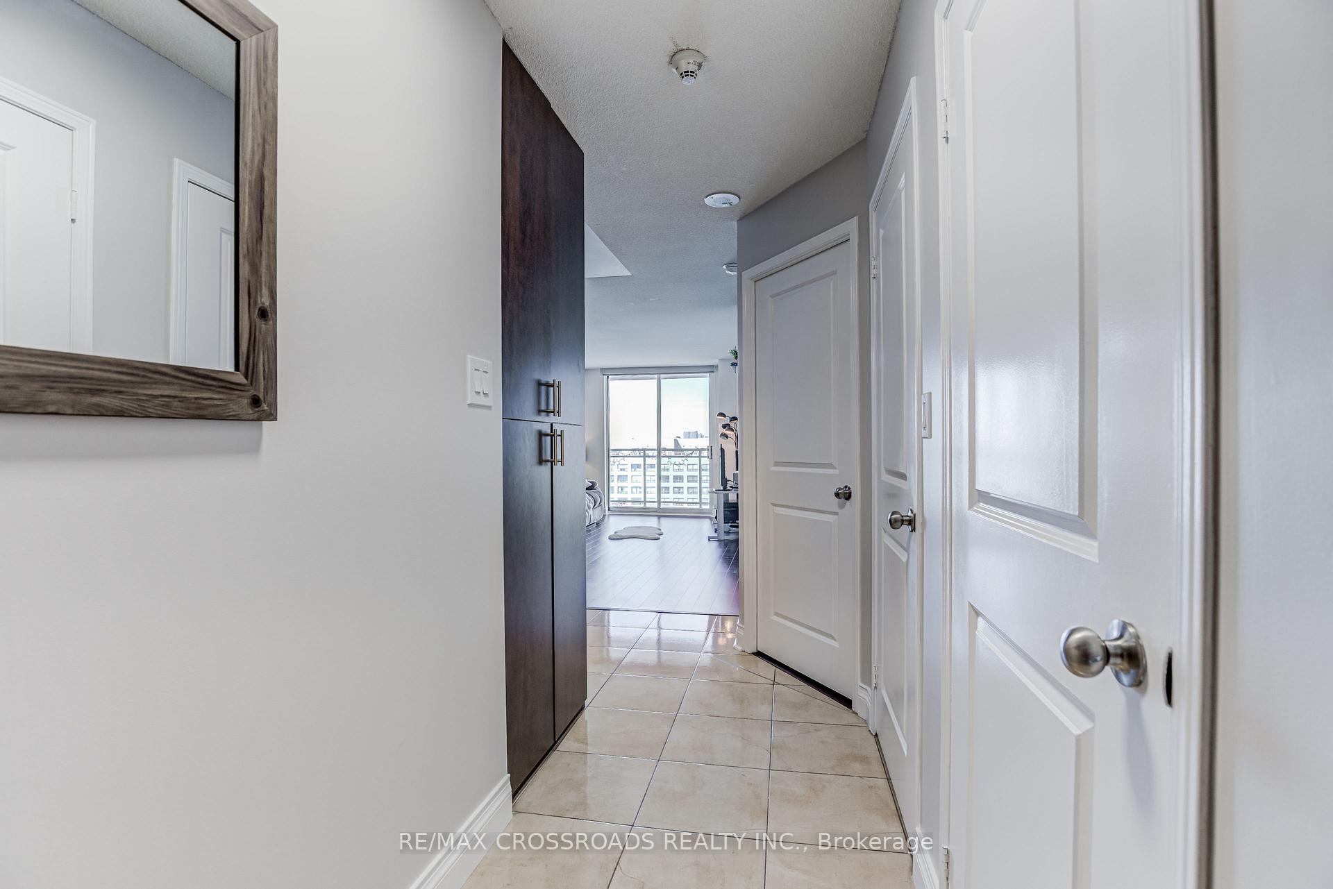 2 Bedrooms Condo at 8 Rosebank, Toronto For sale