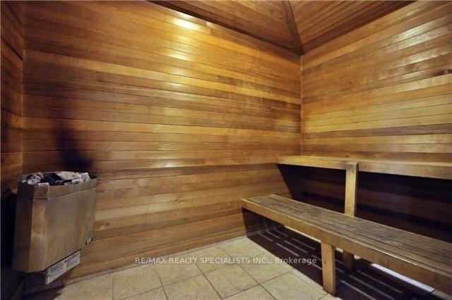2 Bedrooms Condo at 1470 Bishops, Oakville For sale
